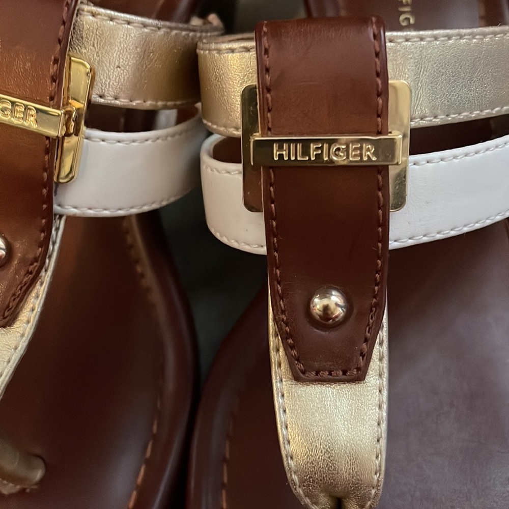 Tommy Hilfiger Brown, White and Gold Wedge Sandals - Picture 4 of 14